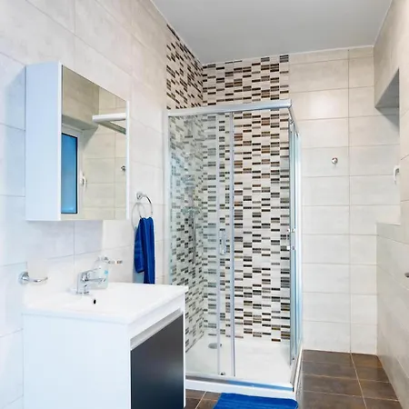 - Emmnic Court 姆西达