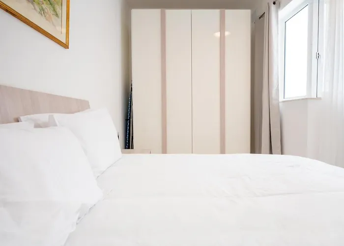 - Emmnic Court 姆西达