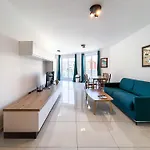 - Emmnic Court