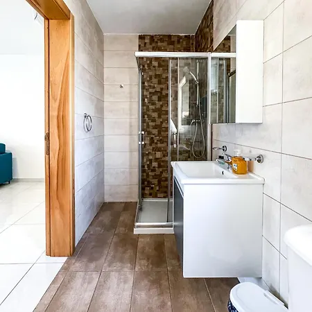 Hotel apartamentowy - Emmnic Court 4*