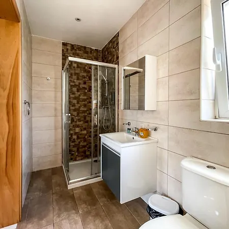 - Emmnic Court 4* מסידה