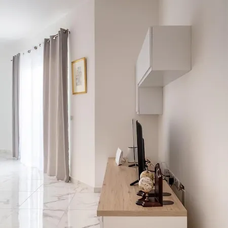 Ξενοδοχείο με διαμερίσματα - Emmnic Court 4*