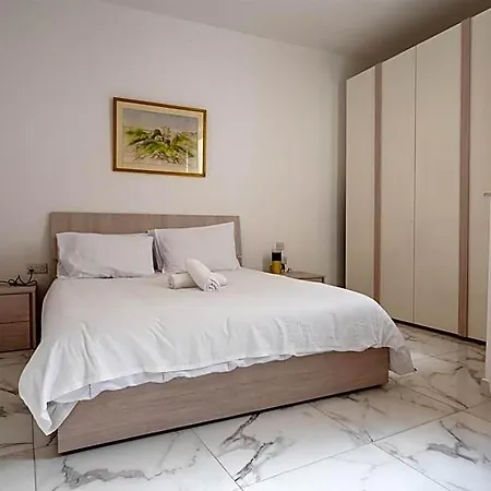 - Emmnic Court Ξενοδοχείο με διαμερίσματα 4*