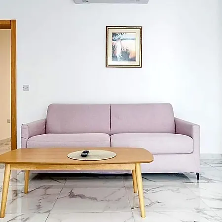 - Emmnic Court Ξενοδοχείο με διαμερίσματα Msida