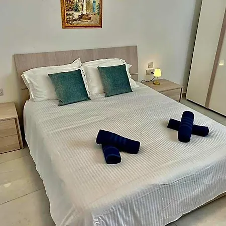 - Emmnic Court Ξενοδοχείο με διαμερίσματα 4*