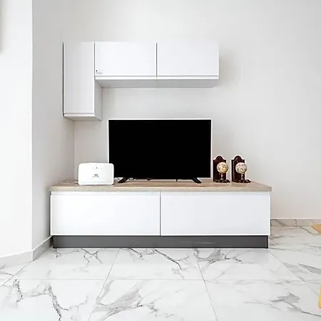 - Emmnic Court Ξενοδοχείο με διαμερίσματα Msida