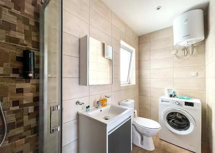 شقة فندقية - Emmnic Court 4*