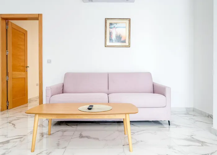 - Emmnic Court مسيدا