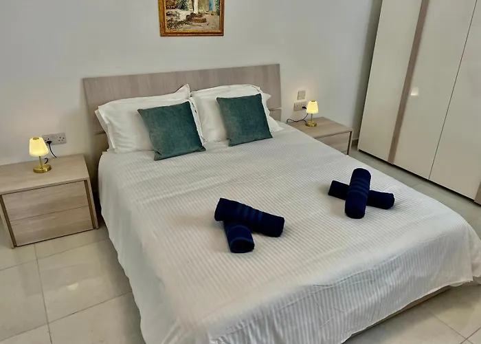 - Emmnic Court مسيدا